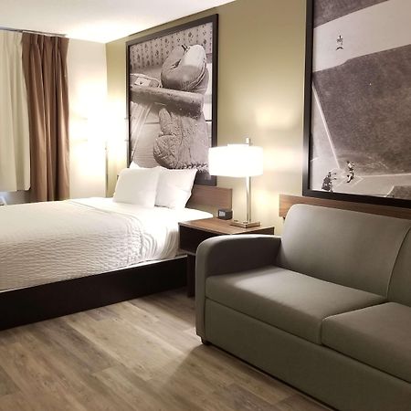 Super 8 By Wyndham Winnipeg West Exteriér fotografie