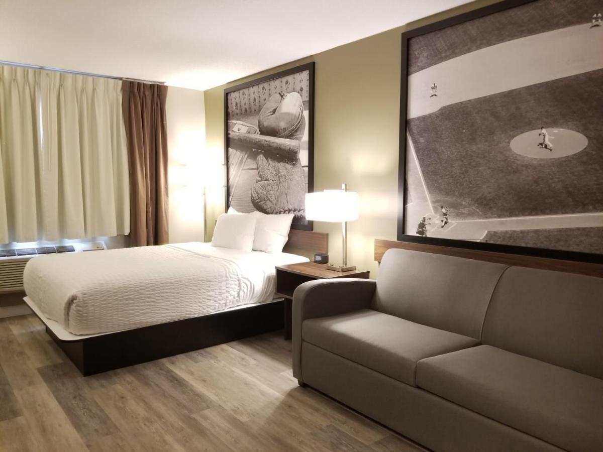 Super 8 By Wyndham Winnipeg West Exteriér fotografie