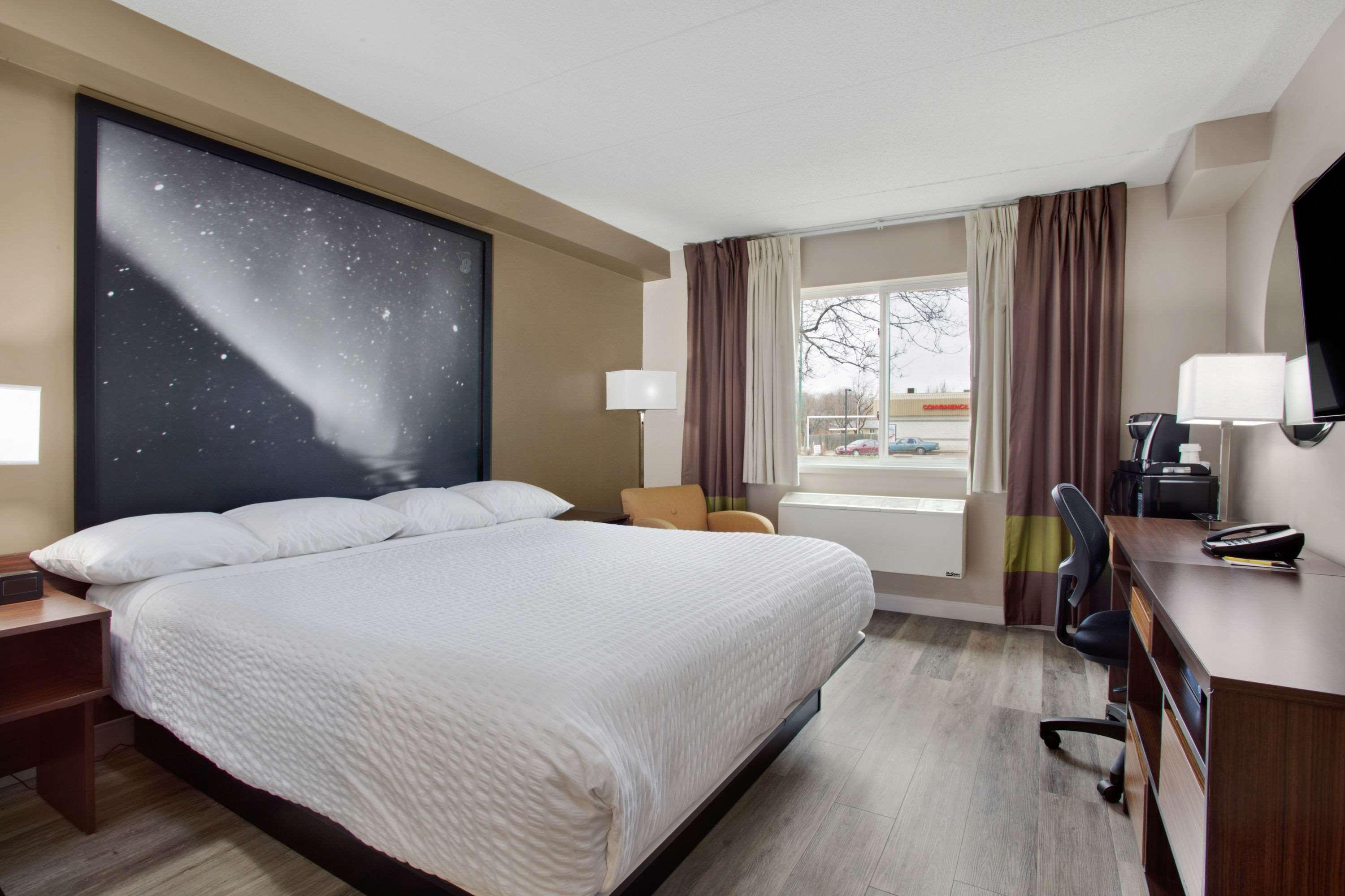Super 8 By Wyndham Winnipeg West Exteriér fotografie