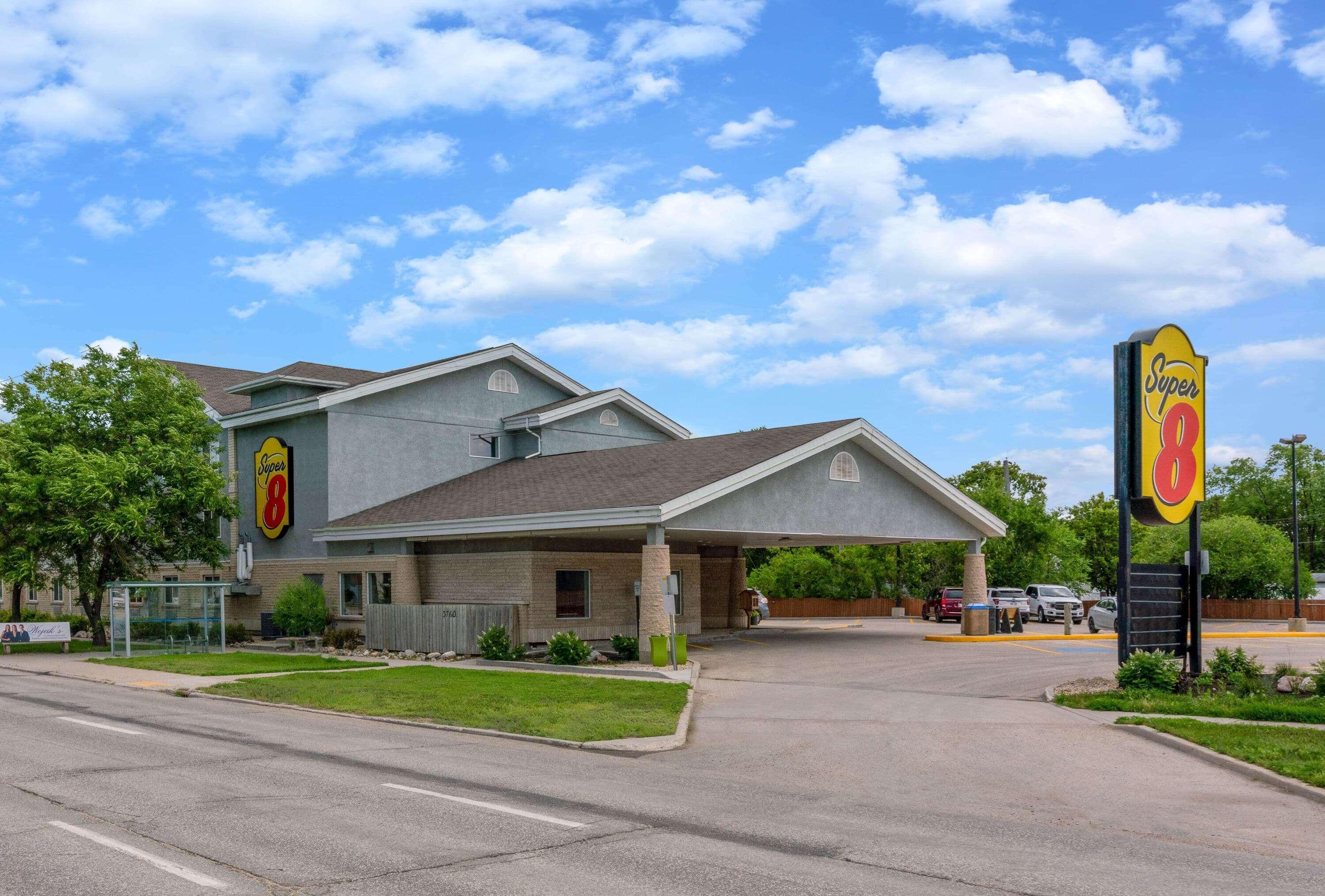 Super 8 By Wyndham Winnipeg West Exteriér fotografie