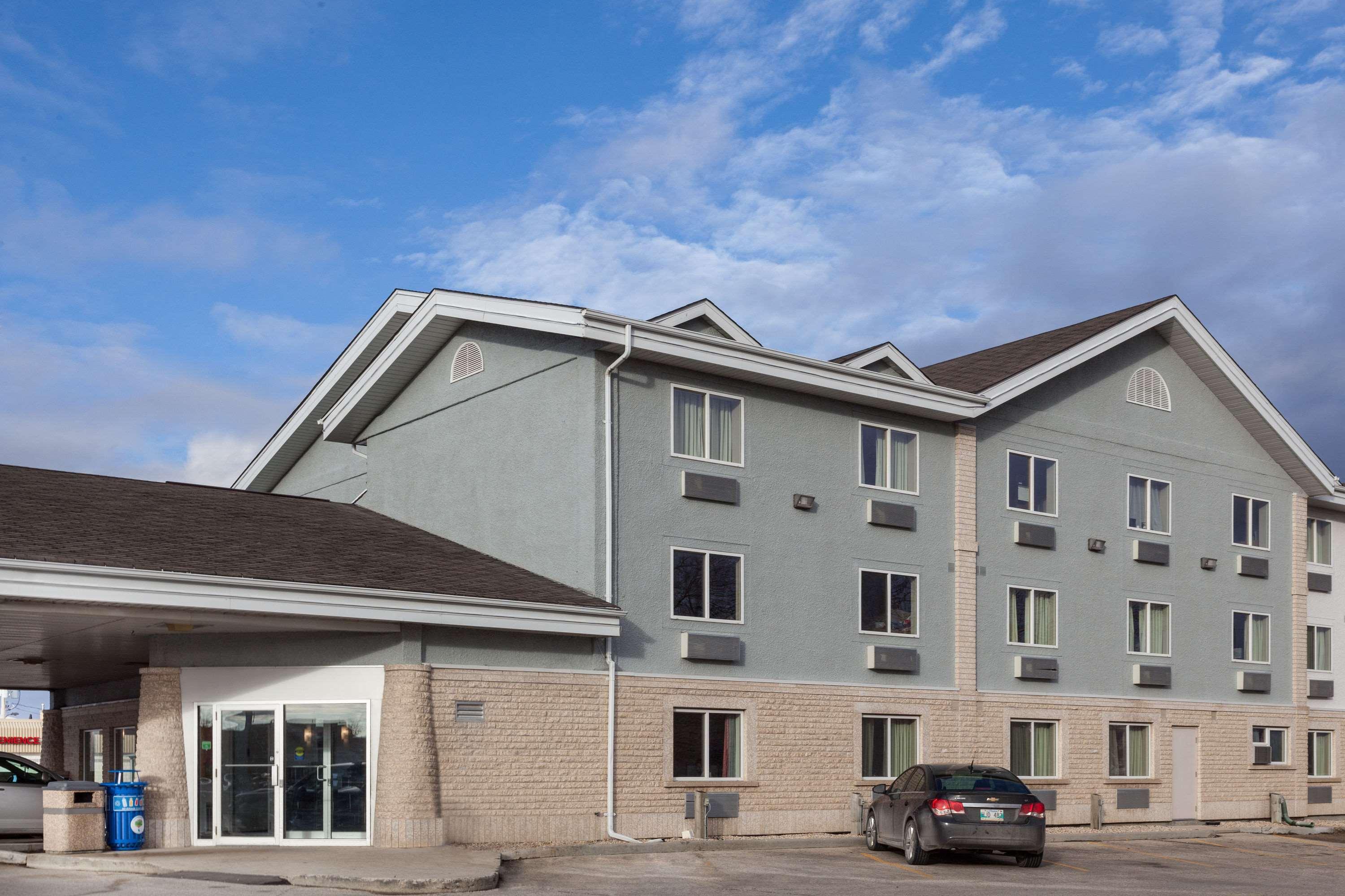 Super 8 By Wyndham Winnipeg West Exteriér fotografie