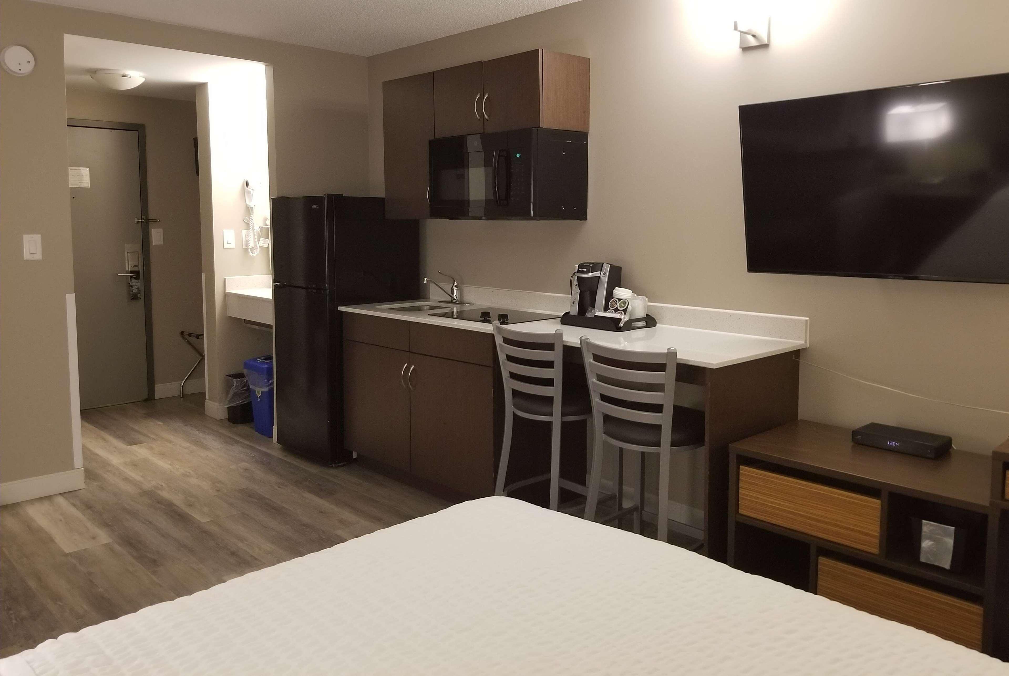 Super 8 By Wyndham Winnipeg West Exteriér fotografie
