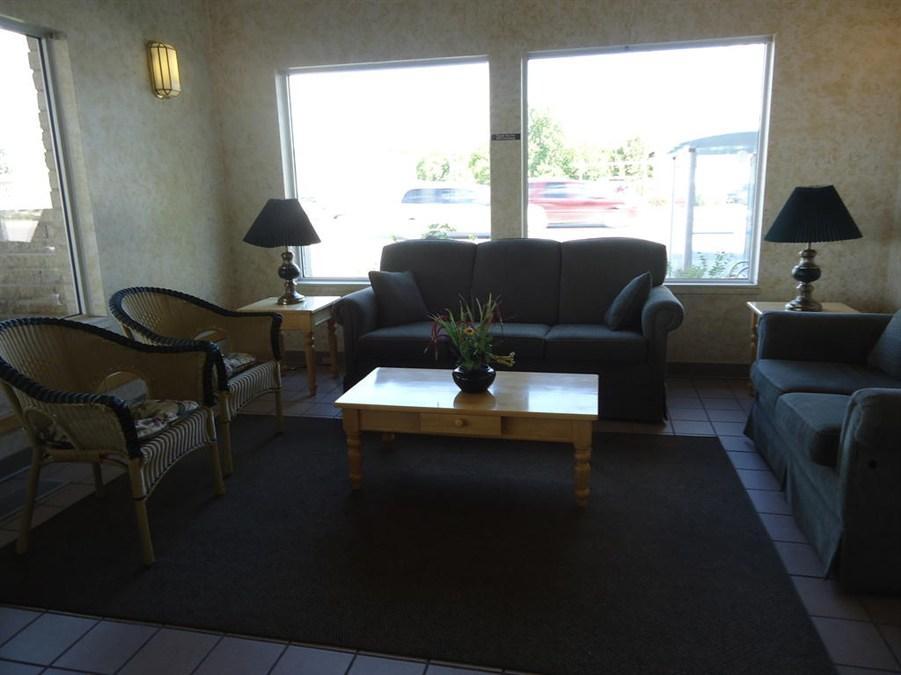 Super 8 By Wyndham Winnipeg West Exteriér fotografie