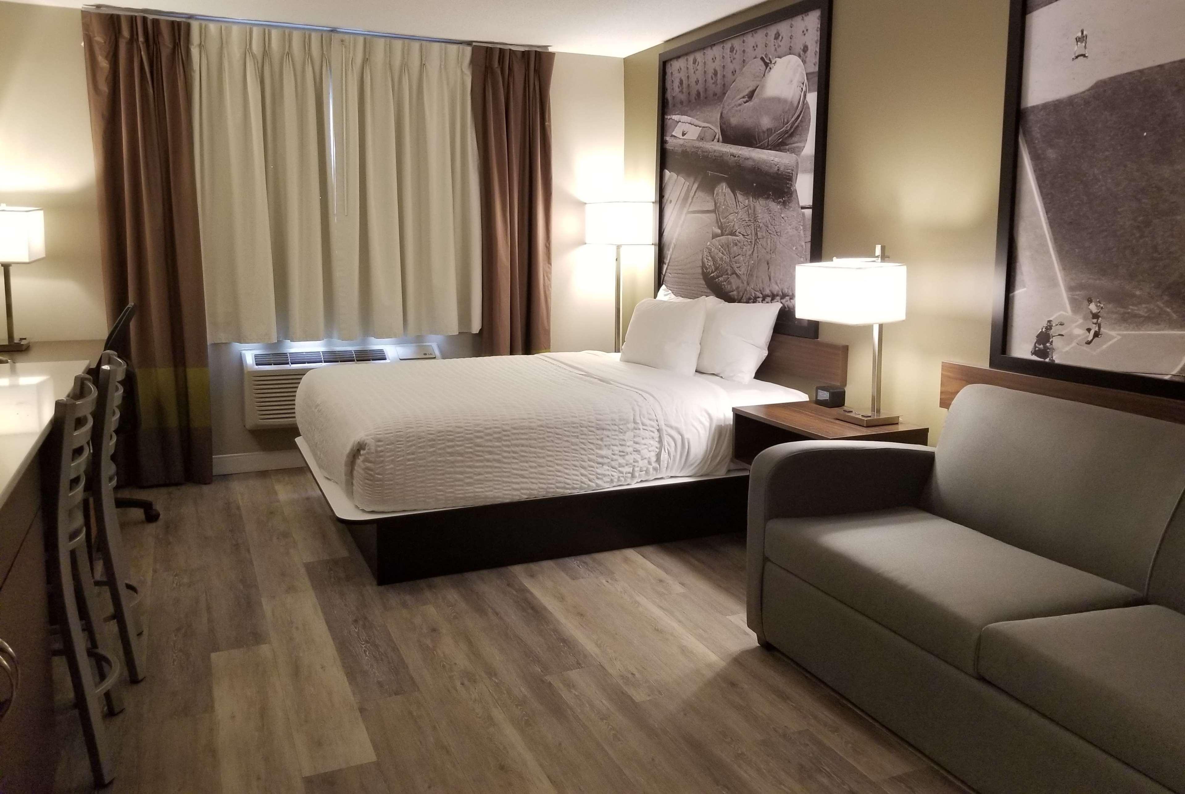 Super 8 By Wyndham Winnipeg West Exteriér fotografie