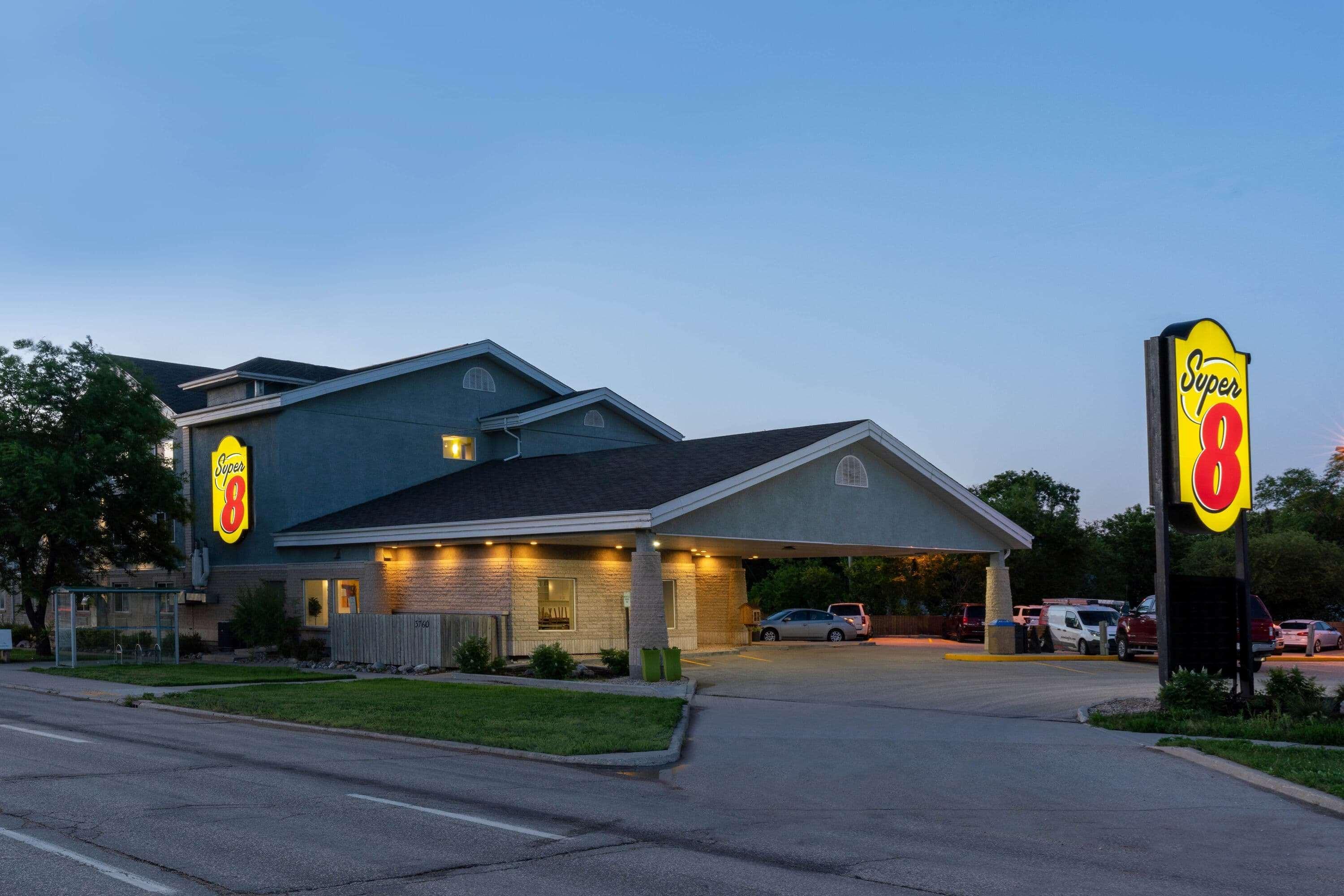 Super 8 By Wyndham Winnipeg West Exteriér fotografie