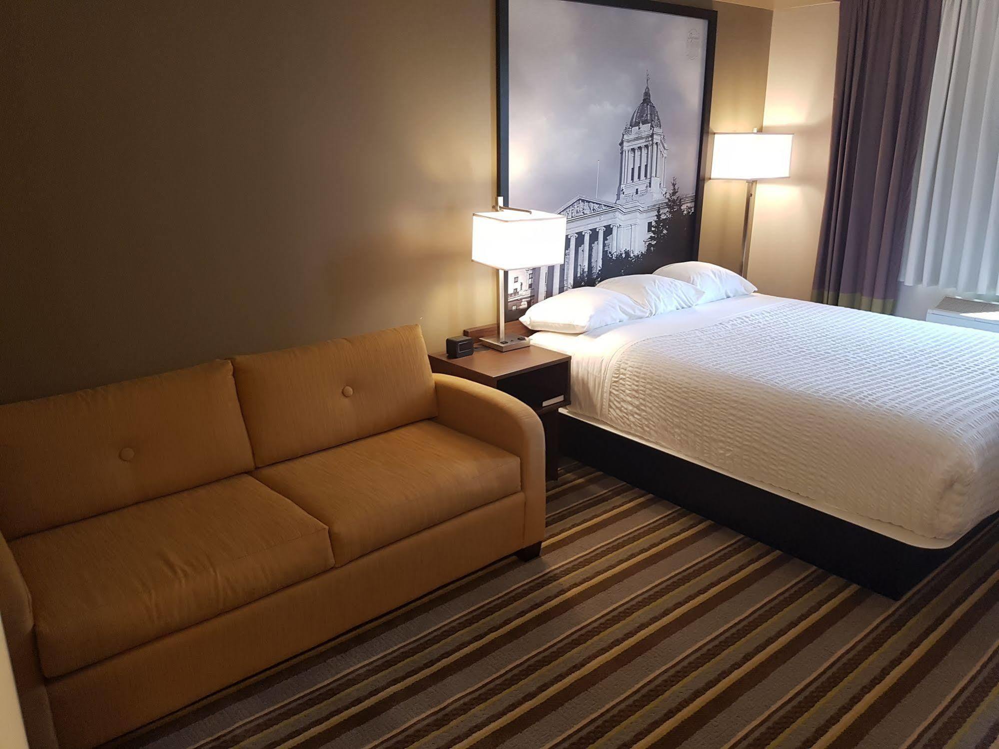 Super 8 By Wyndham Winnipeg West Exteriér fotografie